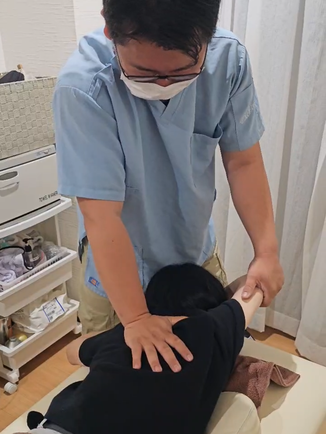 オーダーメイドご褒美整体をする院長